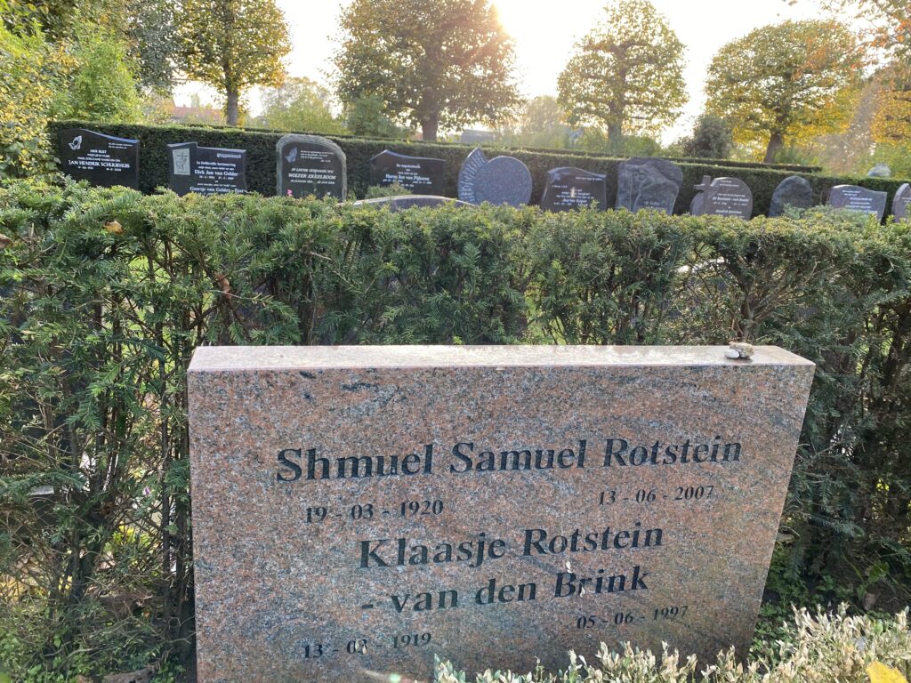 Grafsteen van Klazien uit Zalk